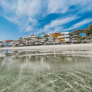 https://margarita-sea-side-hotel.hotelschalkidiki.net