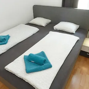 Apartment In Near Schoenbrunn & Westbahnhof - Keyless Check-in