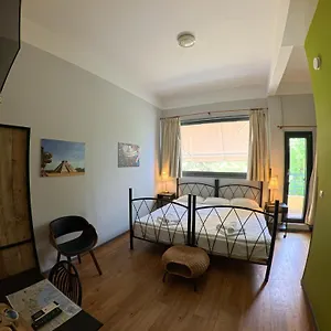 https://rentrooms.hotelschalkidiki.net