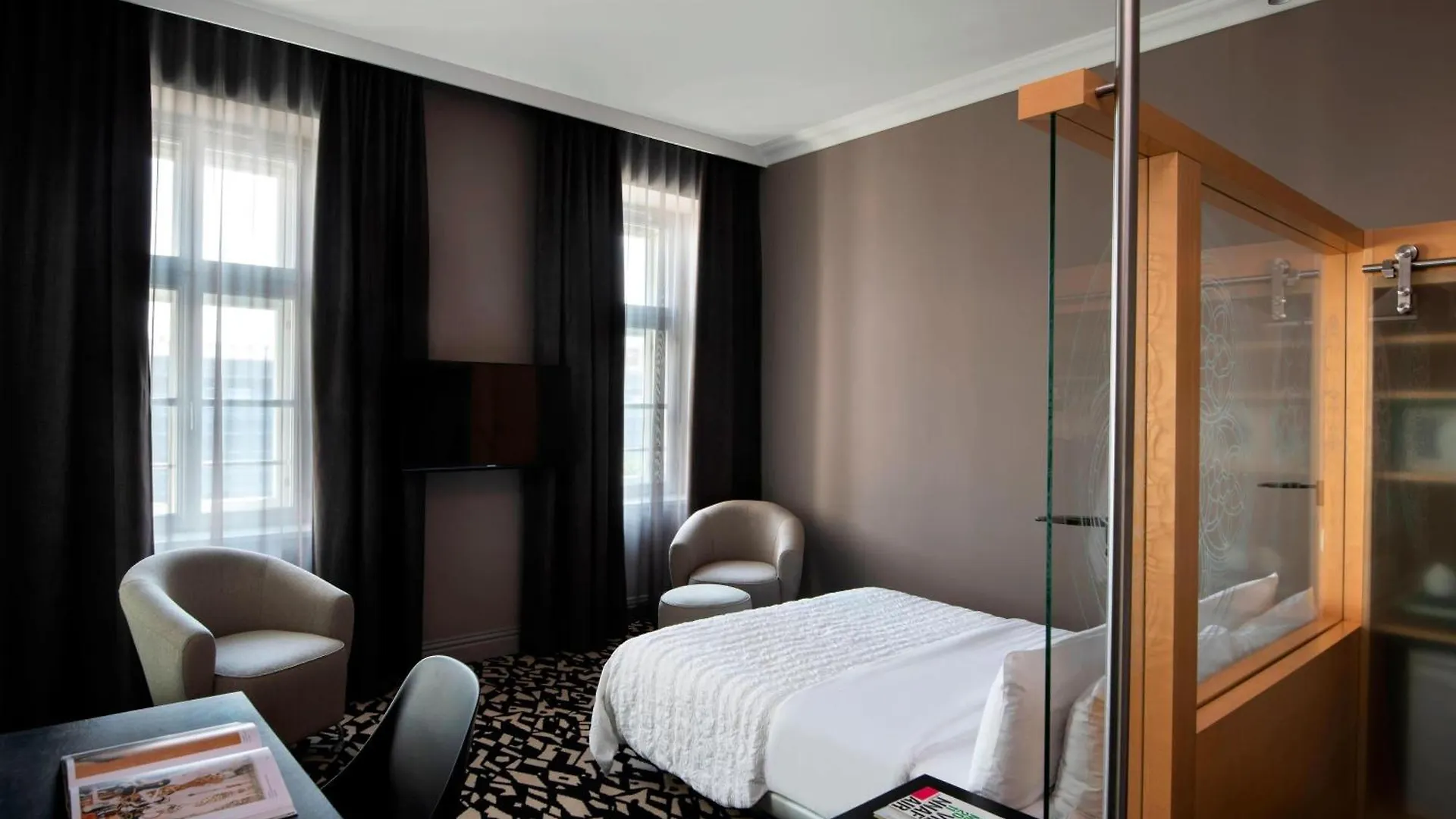 Le Meridien Wiedeń 5*,