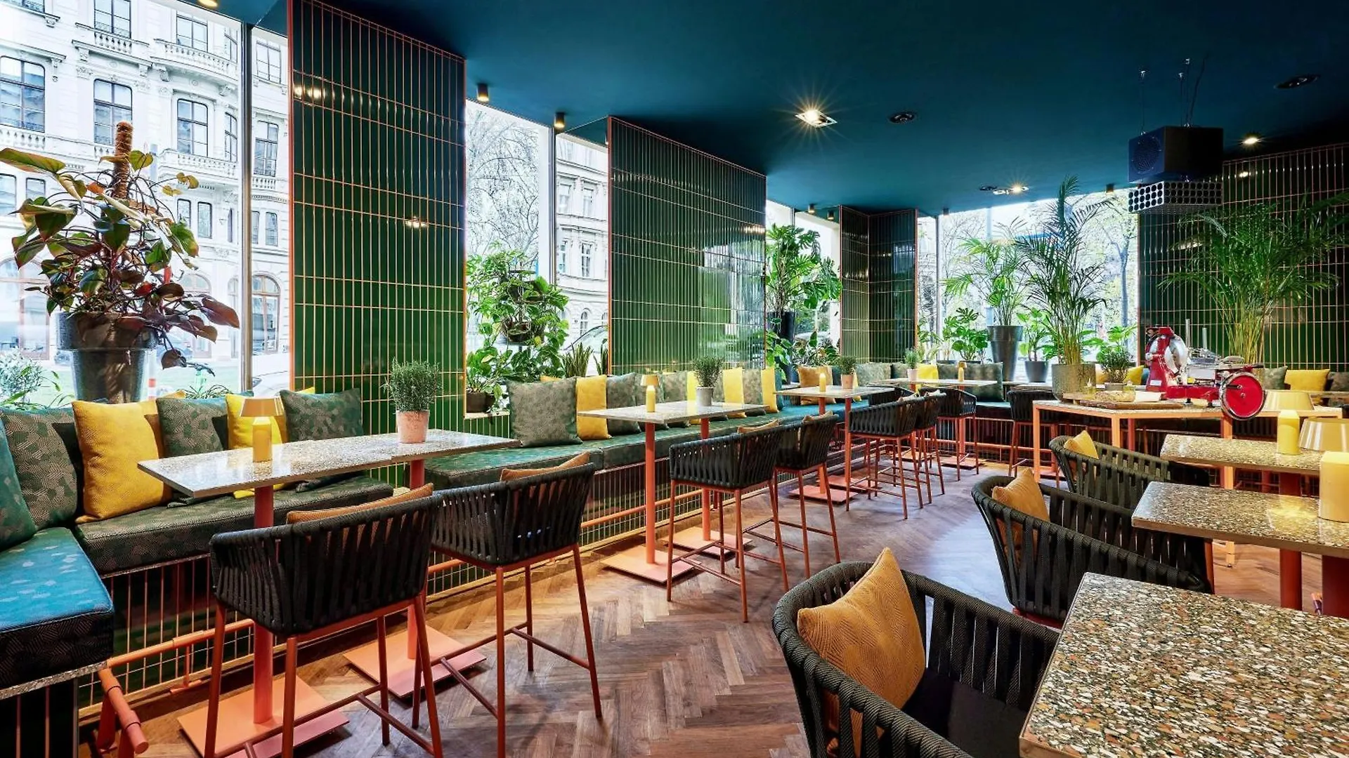 Le Meridien Vienna 5*,