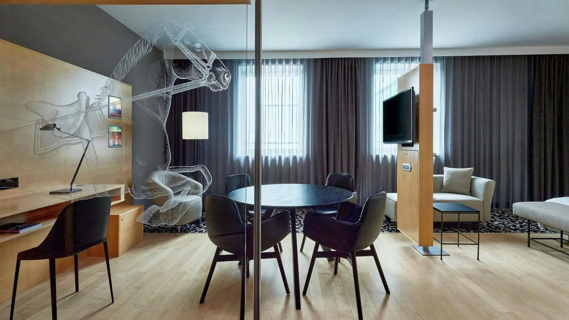 Le Meridien Vienna 5*,